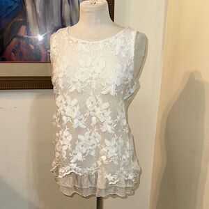 Tempo Paris White Floral Lace Chiffon Sleeveless Top Size Medium